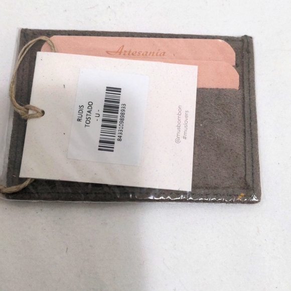 Slim Cardholder - Picture 2 of 2